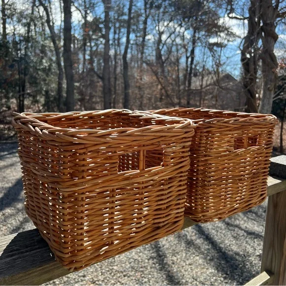 Pottery Barn Sabrina Baskets Large Wicker Storage Bin Basket Natural - Picture 1 of 9